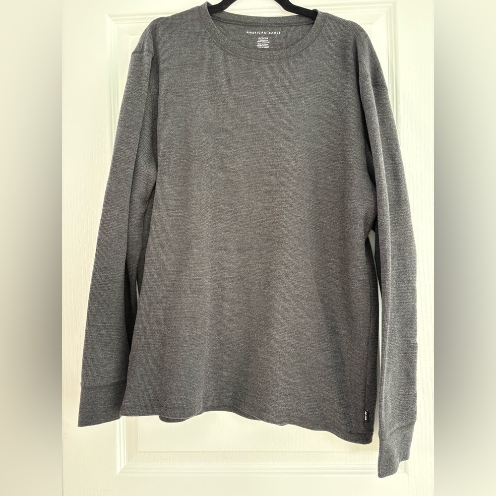 Men’s AE long sleeve waffle, thermal T-shirt. Size XL